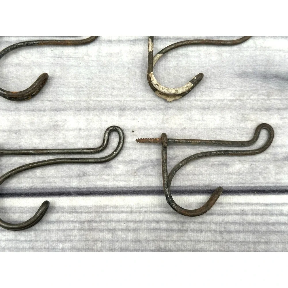 LOT OF 4 ANTIQUE BENT WIRE COAT HOOKS‎